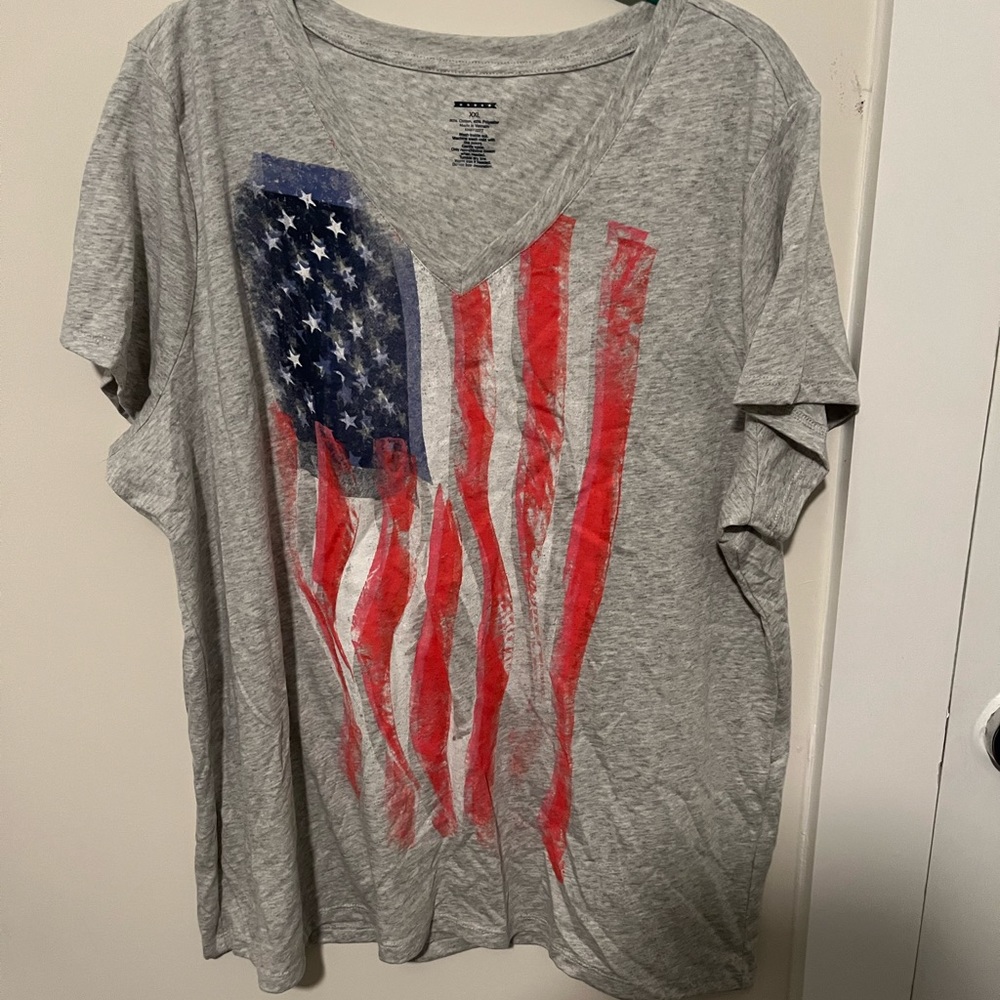 💙BOGO💙 American Flag Graphic Tee